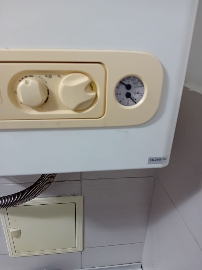 Instalator autorizat montaj și  reparații centrale .aer condiționat.