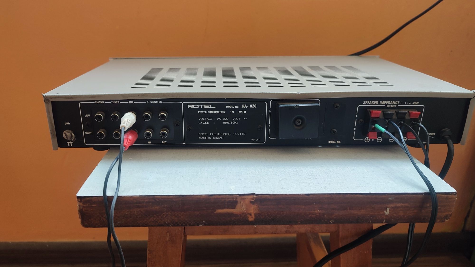 Rotel RA-820 Stereo Integrated Amplifier