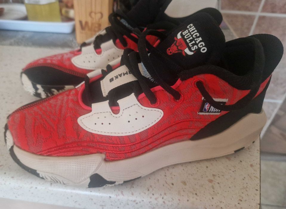 ADIDASI sport ,ca noi