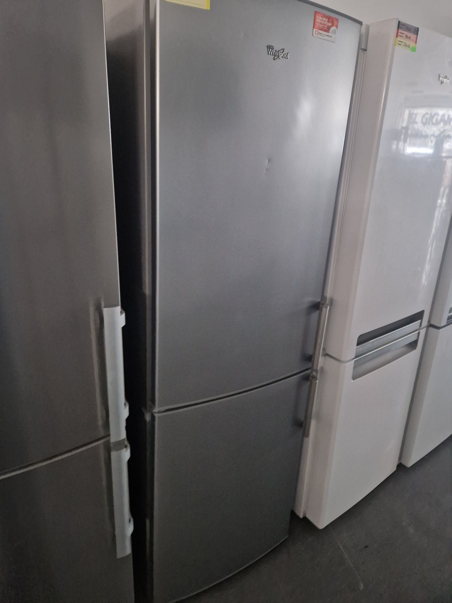 Хладилник с фризер Whirlpool A++ 186/60/60