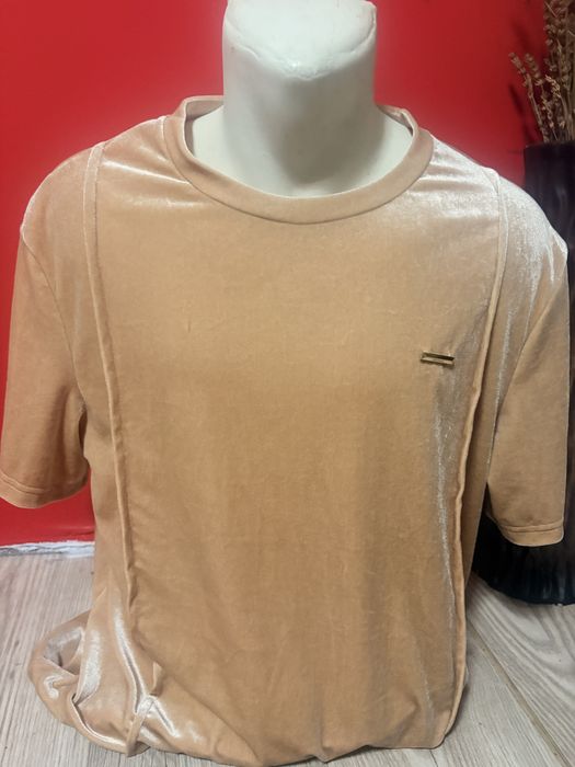 Tricou crem catifelat