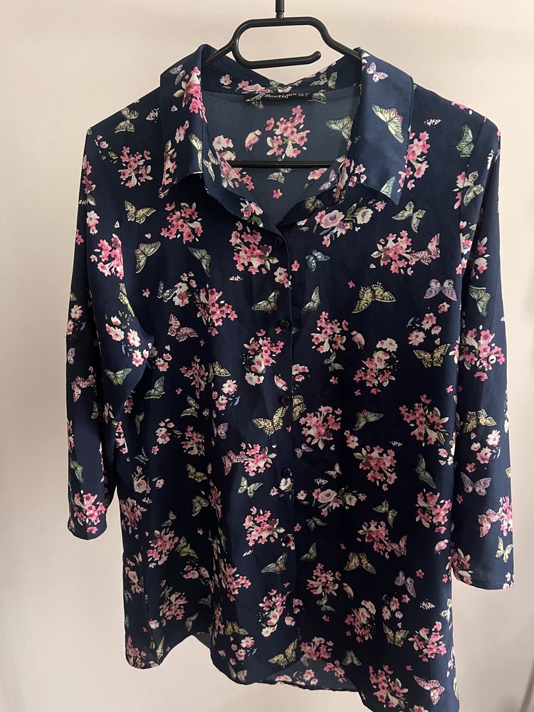 Cămașă cu print floral