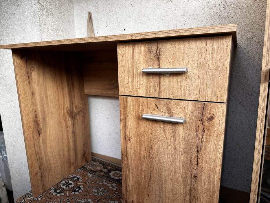 Комплект мебели - бюро, гардероб, нощно шкафче