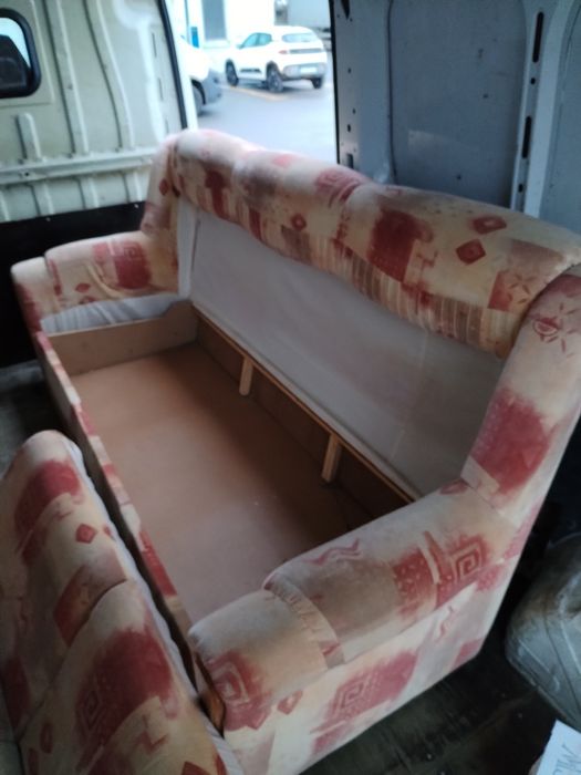 Canapea extensibila în perfecta stare