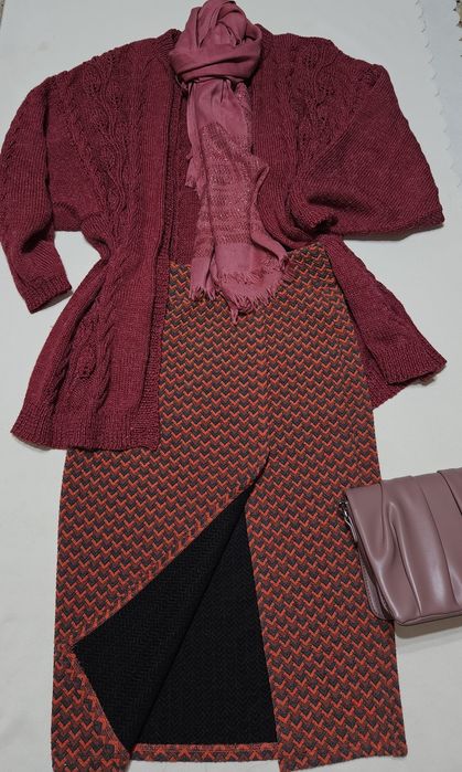 Костюм трикотаж, юбка  46 р