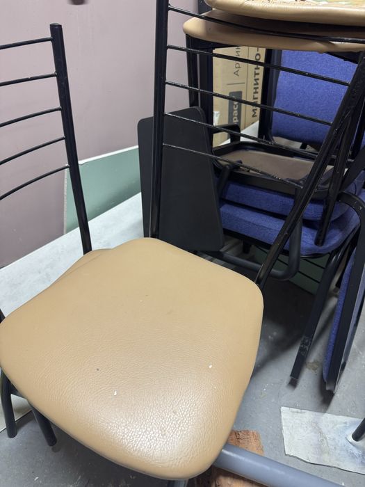 Мебель офисная столы и стулья