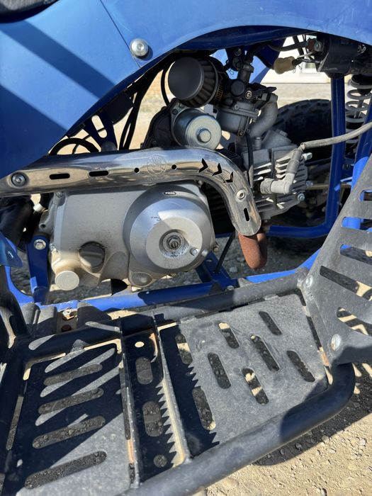 Atv marca kxd cu motor de 125cc