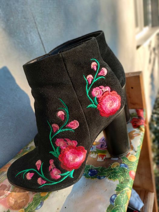 Ghete/Botine Elegante Negre, Piele Naturală, cu Broderie Florală Roz