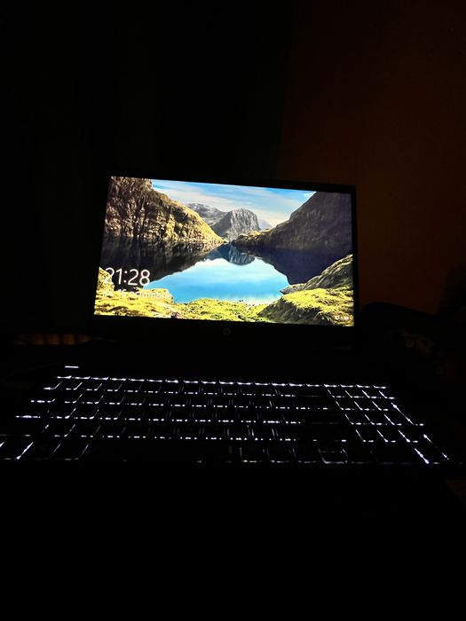 HP Pavilion Gaming 15 — i5-10300H, RTX 2060 Max-Q 6GB, 16GB RAM