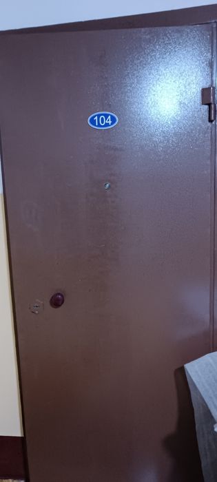 Входная дверь в отличном состоянии