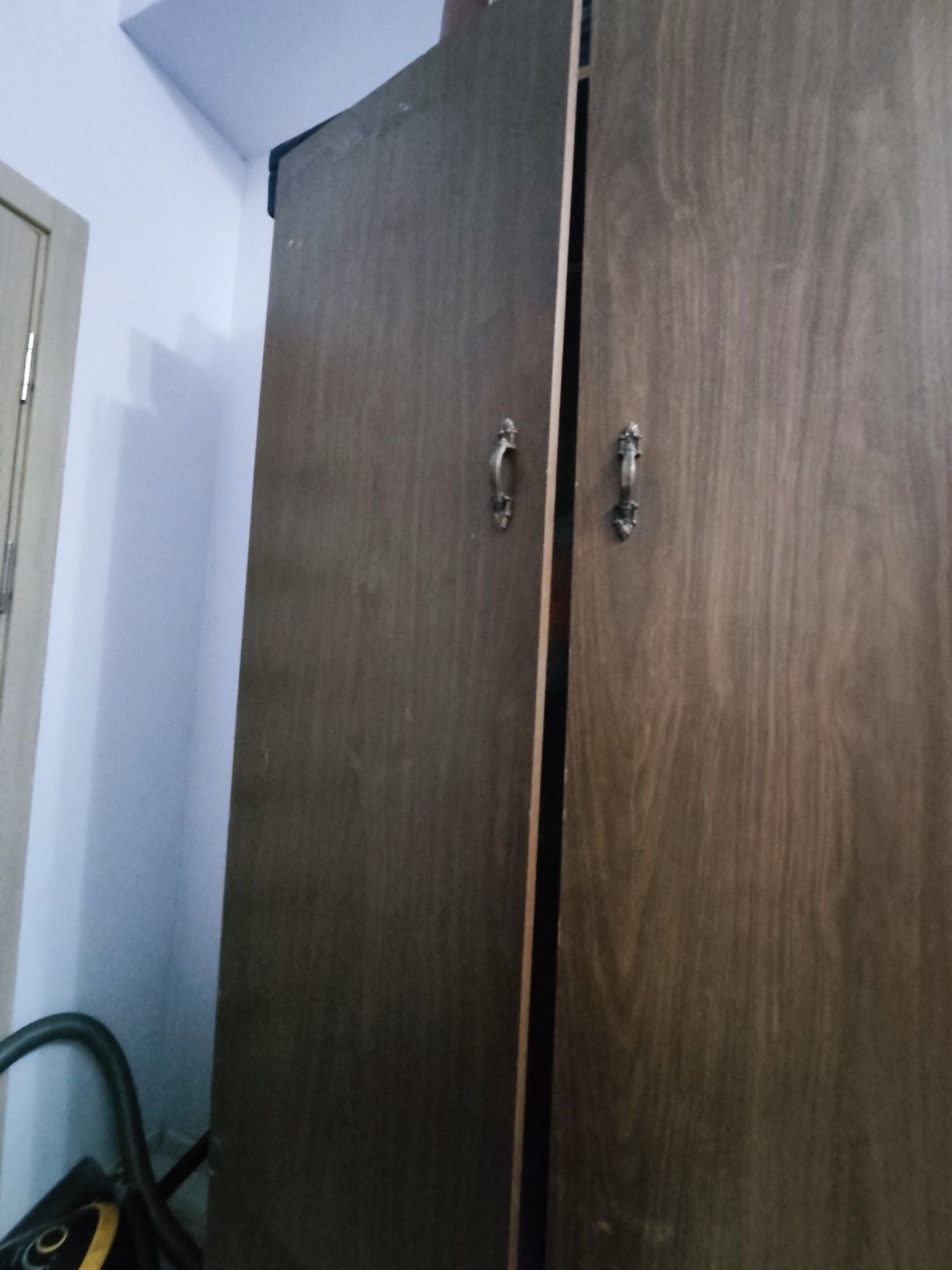 Срочно ! продается Шкаф