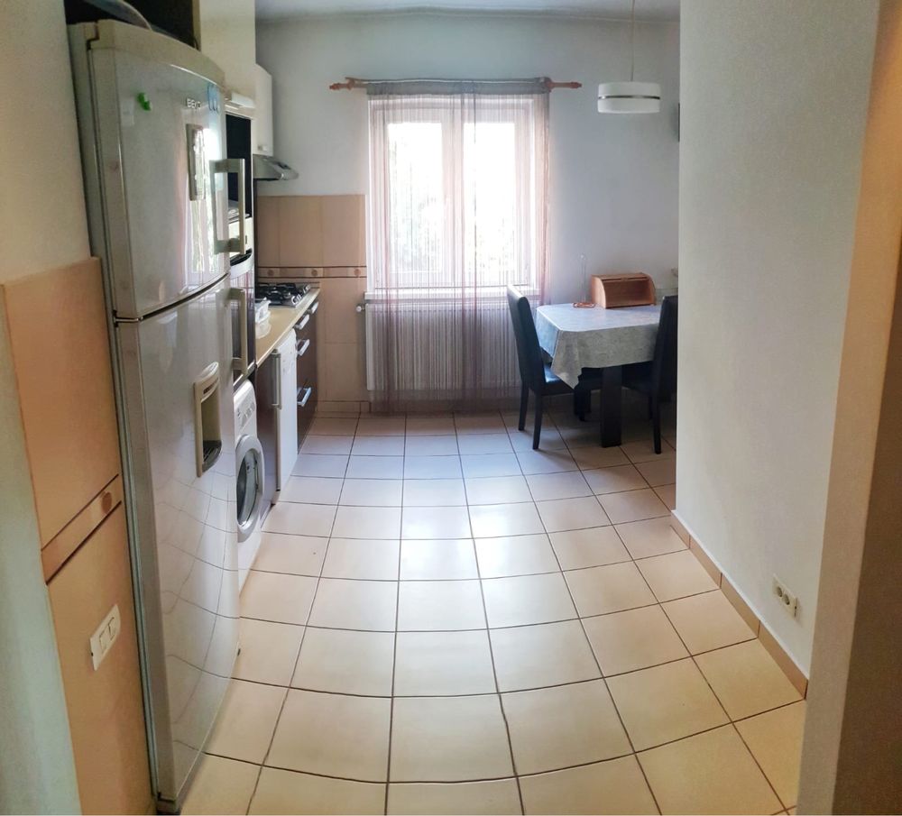 Inchiriez apartament