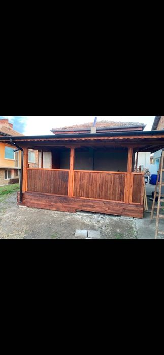 Изработвам дървени бунгала,навеси,огради и други.