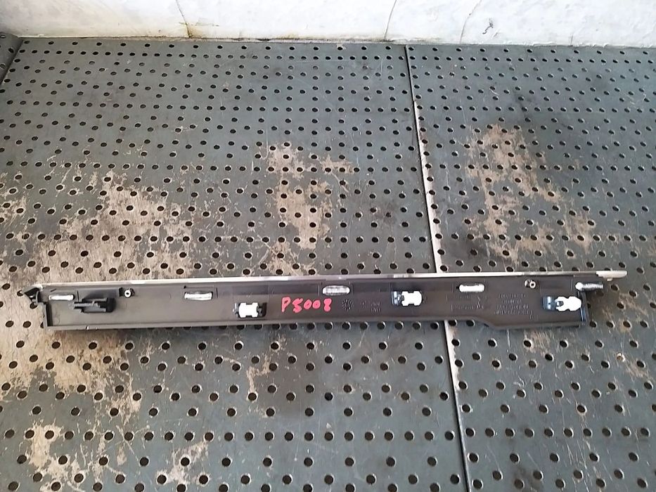 Ornament trim rama consola centrala peugeot 5008 2 geo037609 9829578677 9829578377