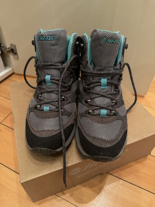 Дамски туристически обувки HI-TEC