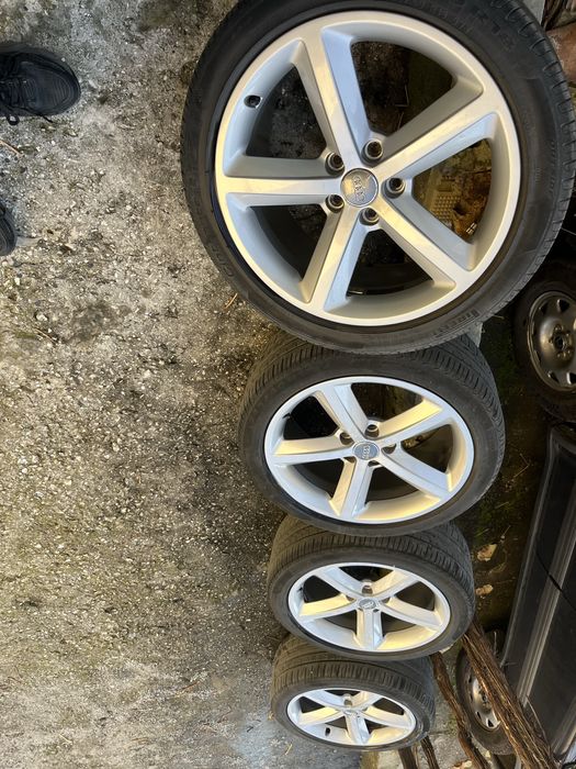 Джанти с гуми Ауди 18