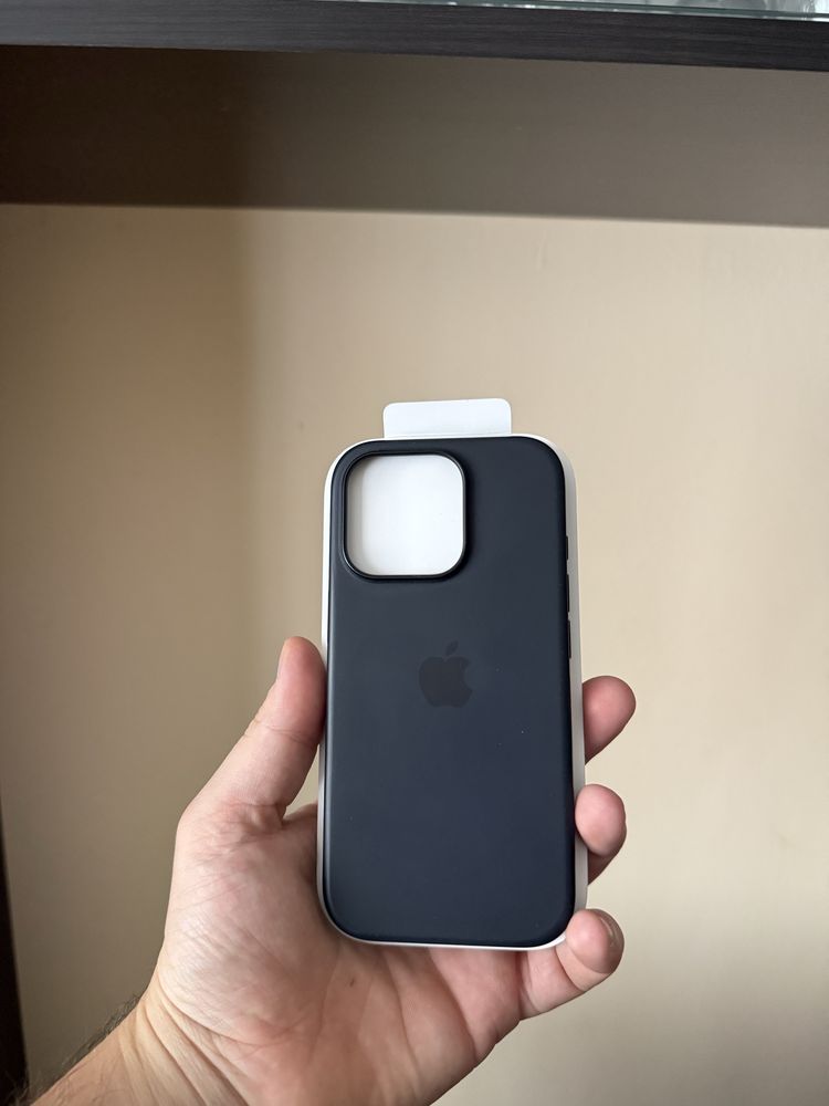 Оригинални кейсове за iphone 16 pro
