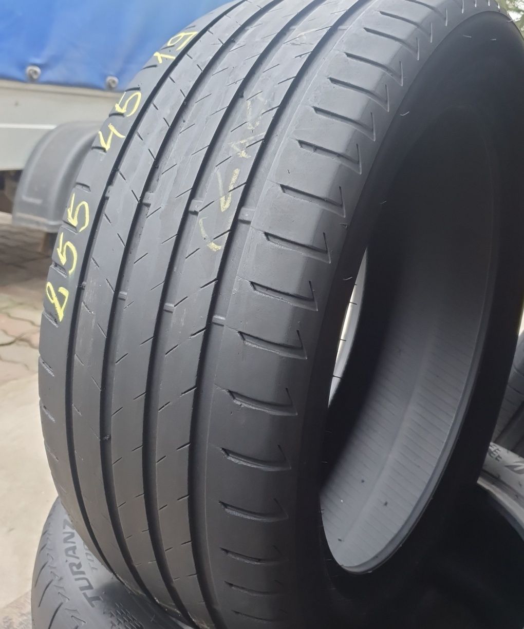 2 Anvelope Vară Bridgestone 255 45 R19  impecabile DOT 2720.