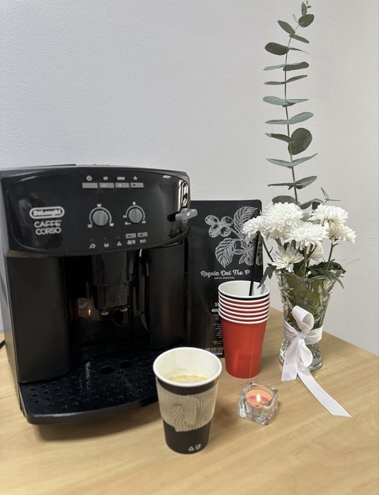 Кофемашина — DeLonghi Есть капучинатор, можно делать капучино.