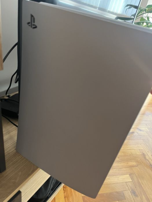 Playstation 5 в отлично състояние