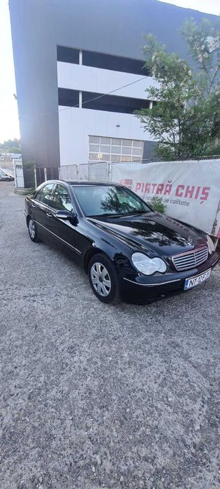 Vand Mercedes c class 4000 lei