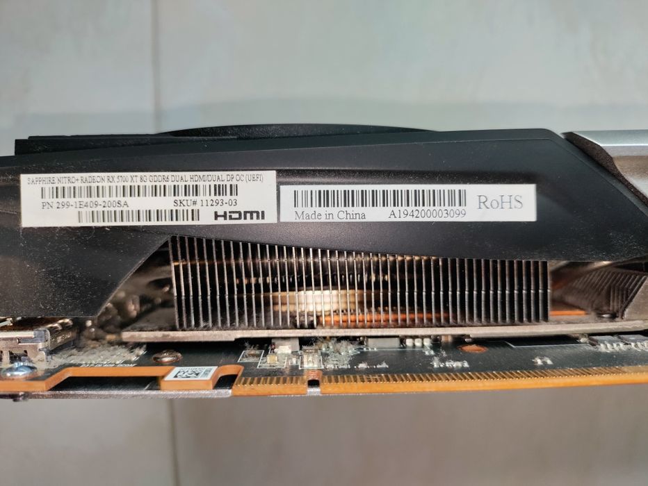 Placa video RX 5700 xt sapphire nitro+ si suport