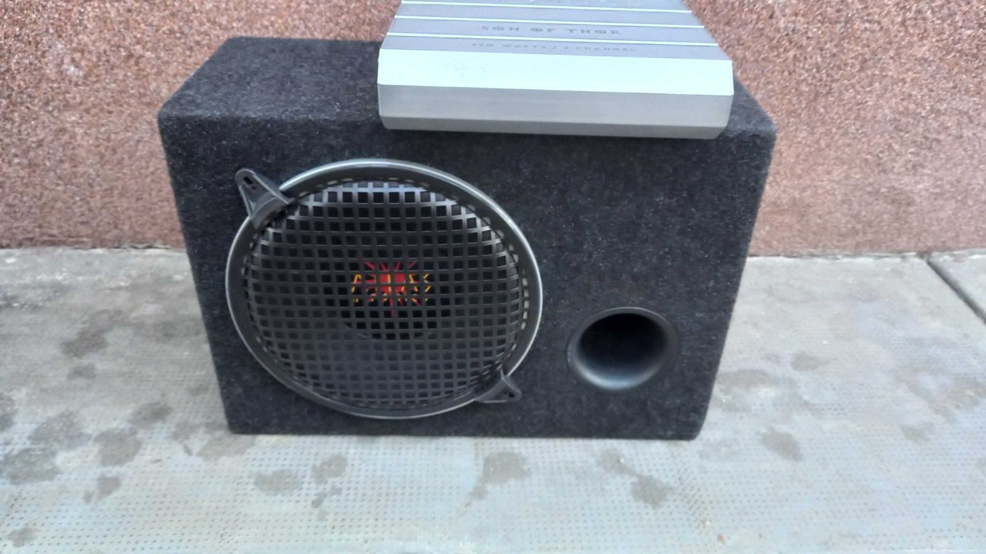 220  lei Subwoofer Hifonics