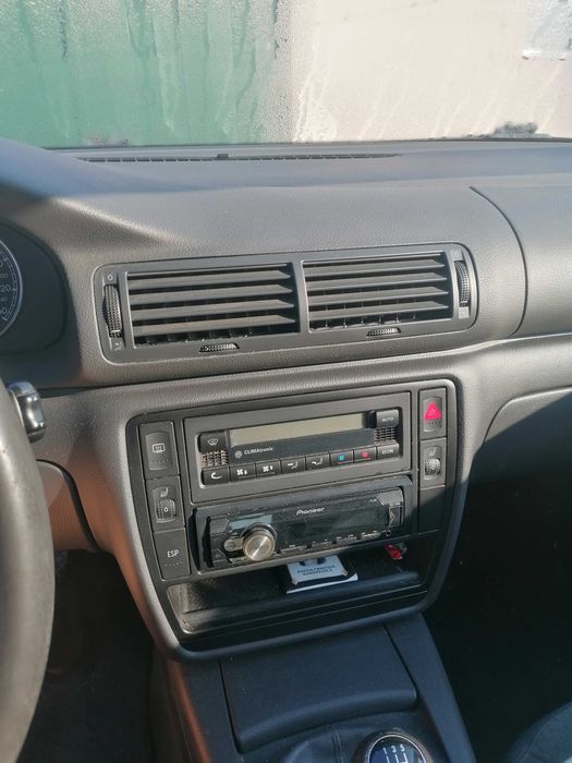 Vând vw passat an 2004,  131 cai, preț 1700 euro, relativ ok