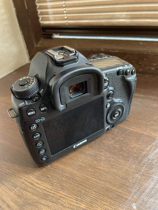 Срочно зор холатида Canon Mark 3 5D