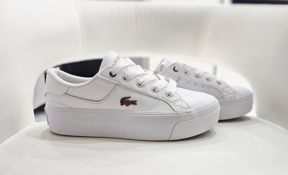 Сникърси, обувки