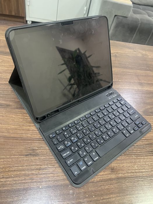 Клавиатура и защитный чехол для iPad (BT)