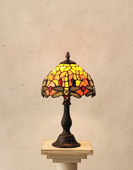 Настолна лампа Tiffany стил с витражен абажур