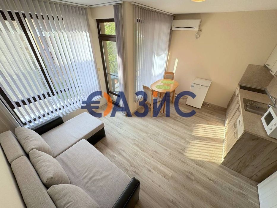 Продава се Едностаен апартамент в Несебър - 39 кв.м за 1357 €/кв.м - Снимка #2