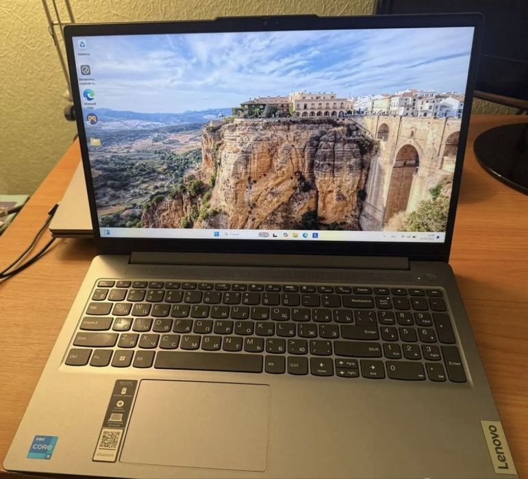 Ноутбук Lenovo I5 12 ; 16Gb DDR5 ; M2 Ssd ,