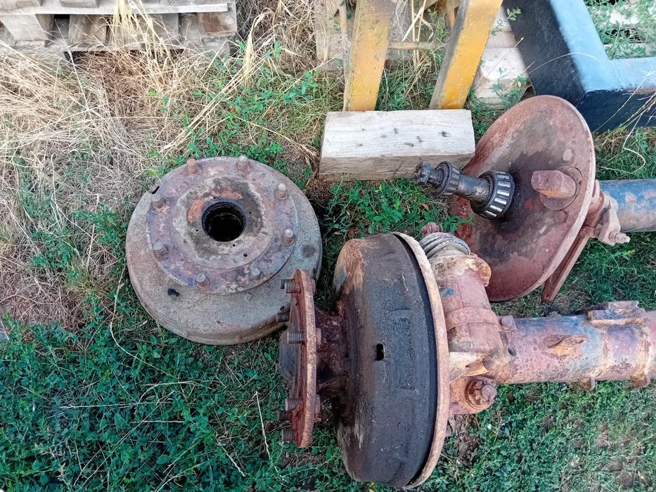 Butuci remorcă agricola