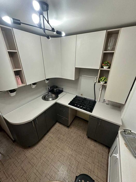 Продам 2-комнатную квартиру  в 14 микрорайоне