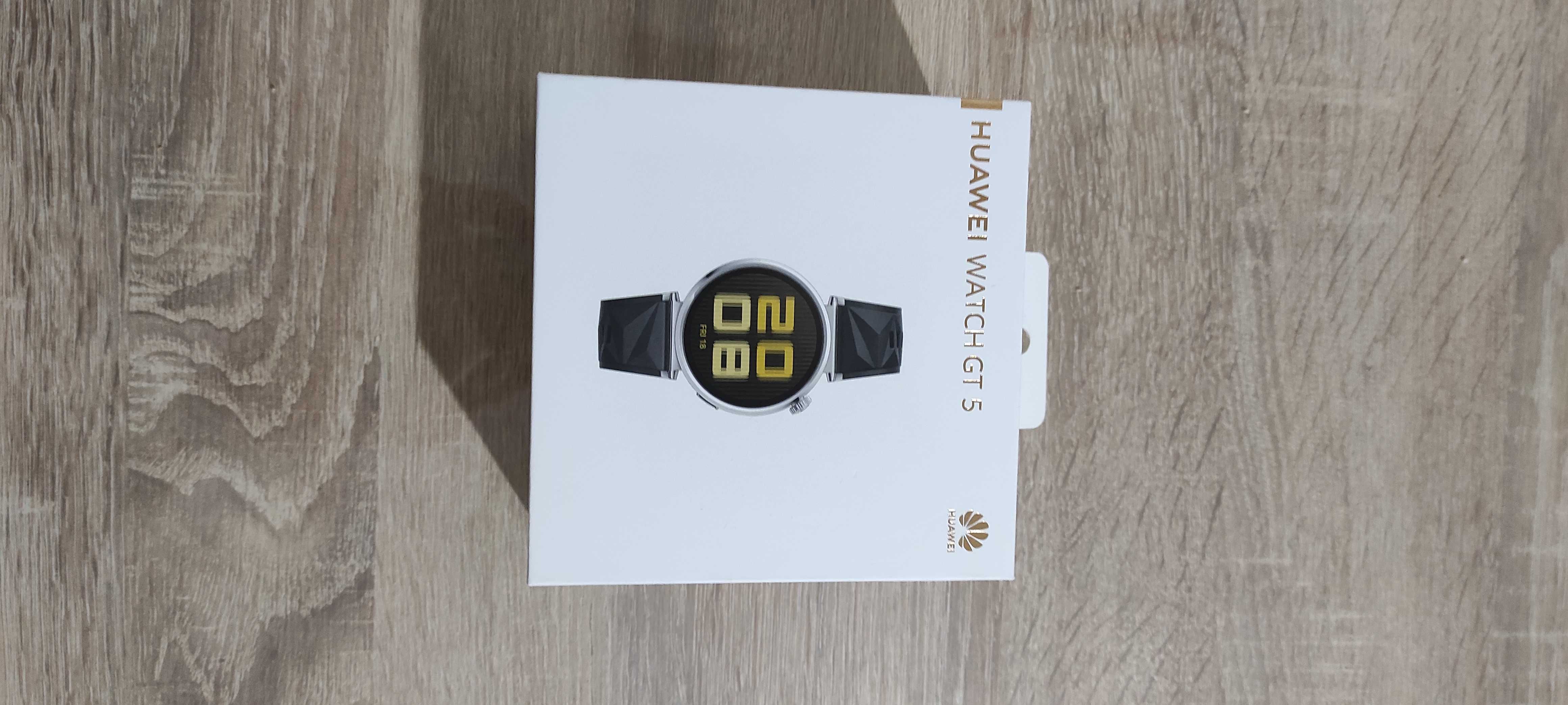 Смарт часовник Huawei Watch GT 5, чисто нов с гараниця към Виваком.