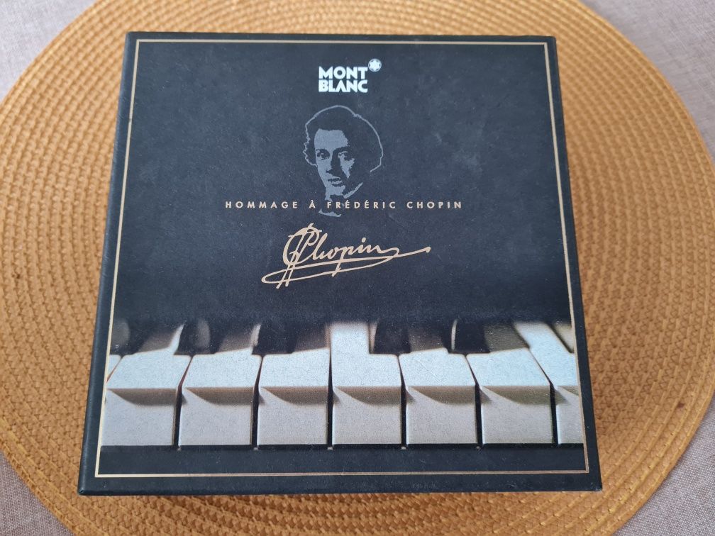 Комплект писалка Montblanc /Монблан/ и компактдиск с концерти на Шопен