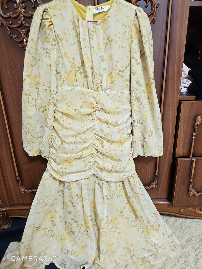 Необычное нежное платье золотого цаета , ko'ylak