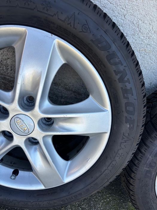 Jante Originale Kia R16 5x114,3 .Anvelope DUNLOP  Iarnă 205:55 R 16