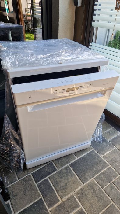 Masina de spalat vase Whirpool- ca noua