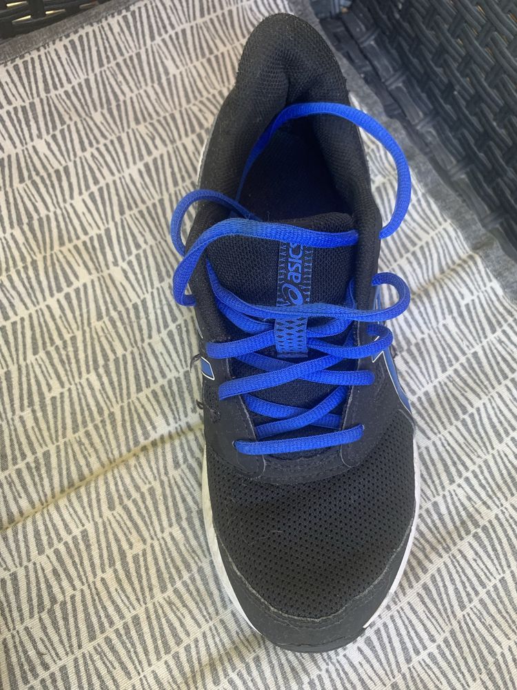 Маратонки Asics използвани