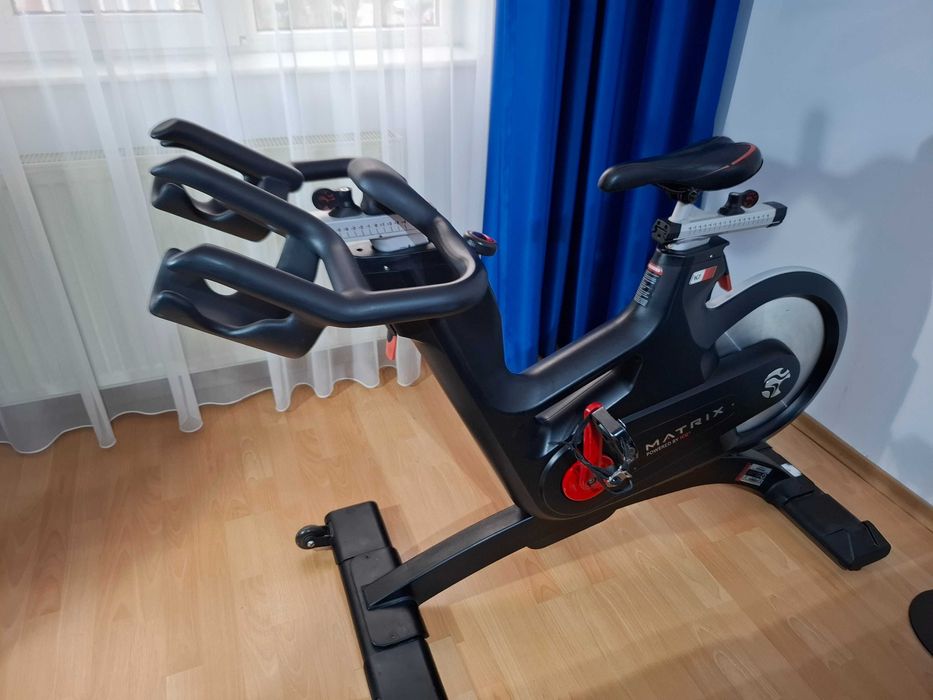 Bicicleta profesionala cycling / spinning Matrix IC7