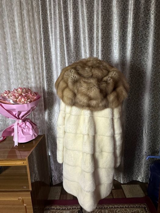 Эксклюзивные норковые шубы из дорогого меха  норки с отделкой из Собол