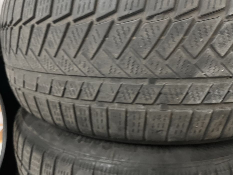 Anvelope Iarna Continental 235/55/R20