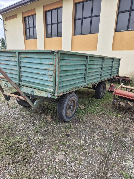 Remorcă pentru agricultu cu 2 axe.ra axe