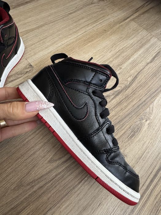 Оригинални детски кецове Air Jordan 1 Retro Mid! 29,5 н