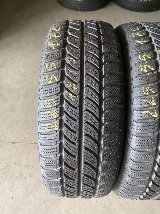 Anvelope iarna 225/55/17C Continental Vanco Winter 2 225 55 17C R17C