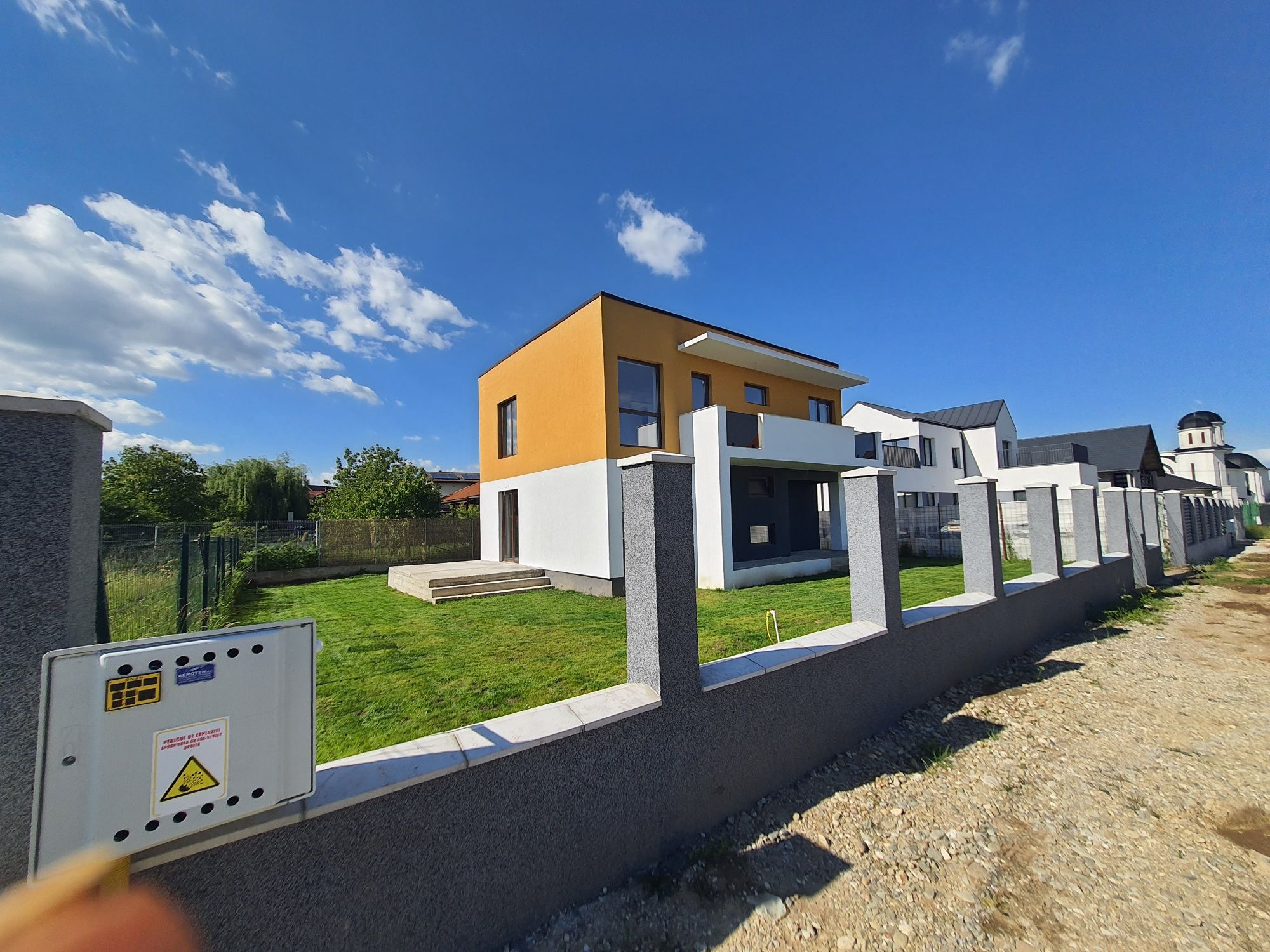 Proprietar vand casa Harman aleea 14