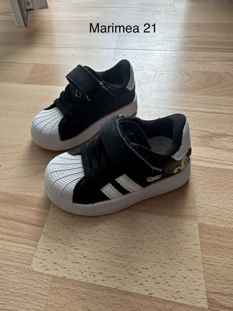 Adidasi Mickey 21